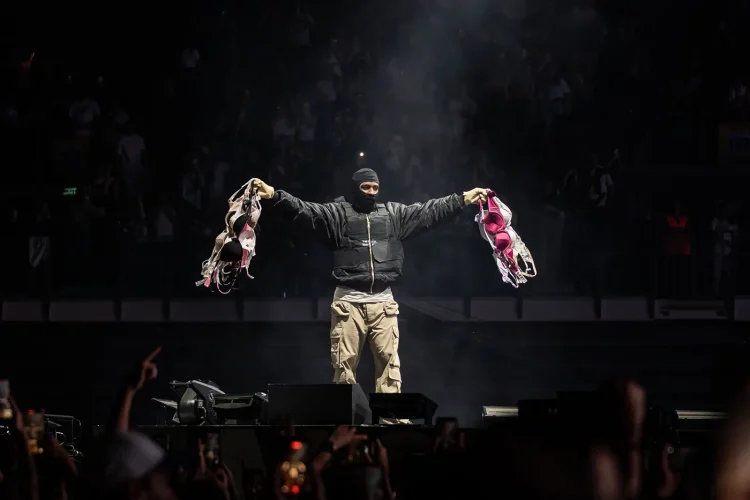 asap-rocky-9-10-26-153