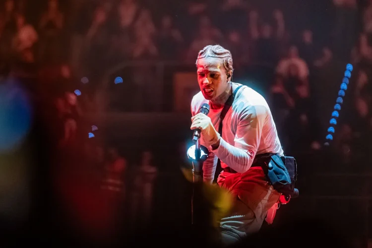 asap-rocky-9-10-26-176